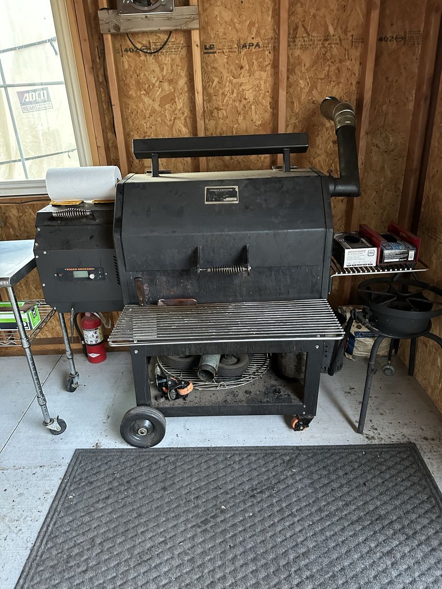 Pellet smoker