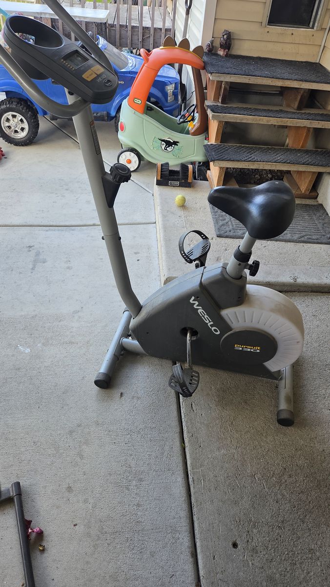 Weslo 330 stationary Bike