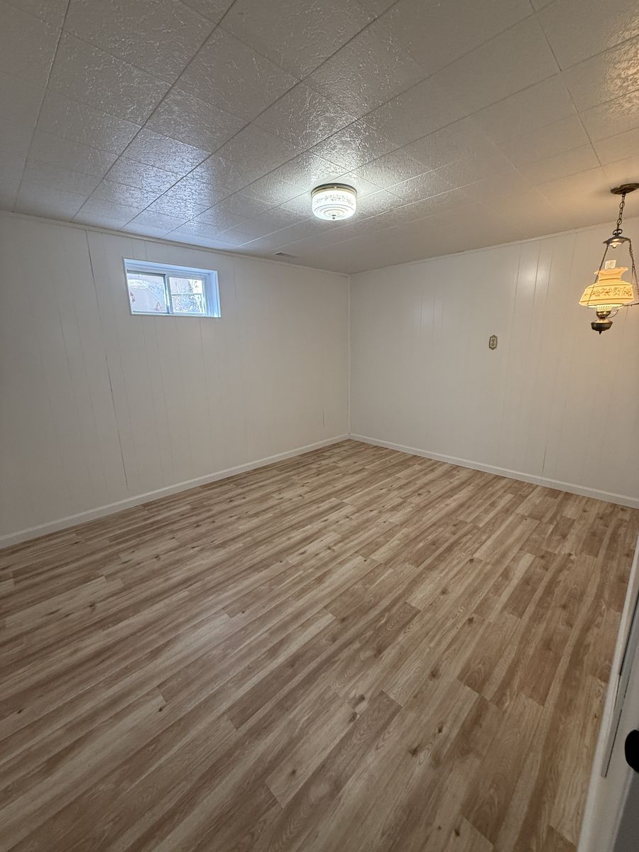Casa remodelada grande con suite separada independiente en renta / Remodeled 6-Room Home for Rent in West Valley City
