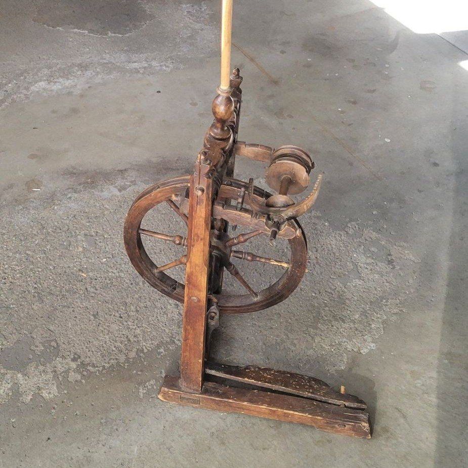 Castle Spinning Wheel