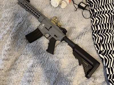 Airsoft M4 Carbine with extendable stock