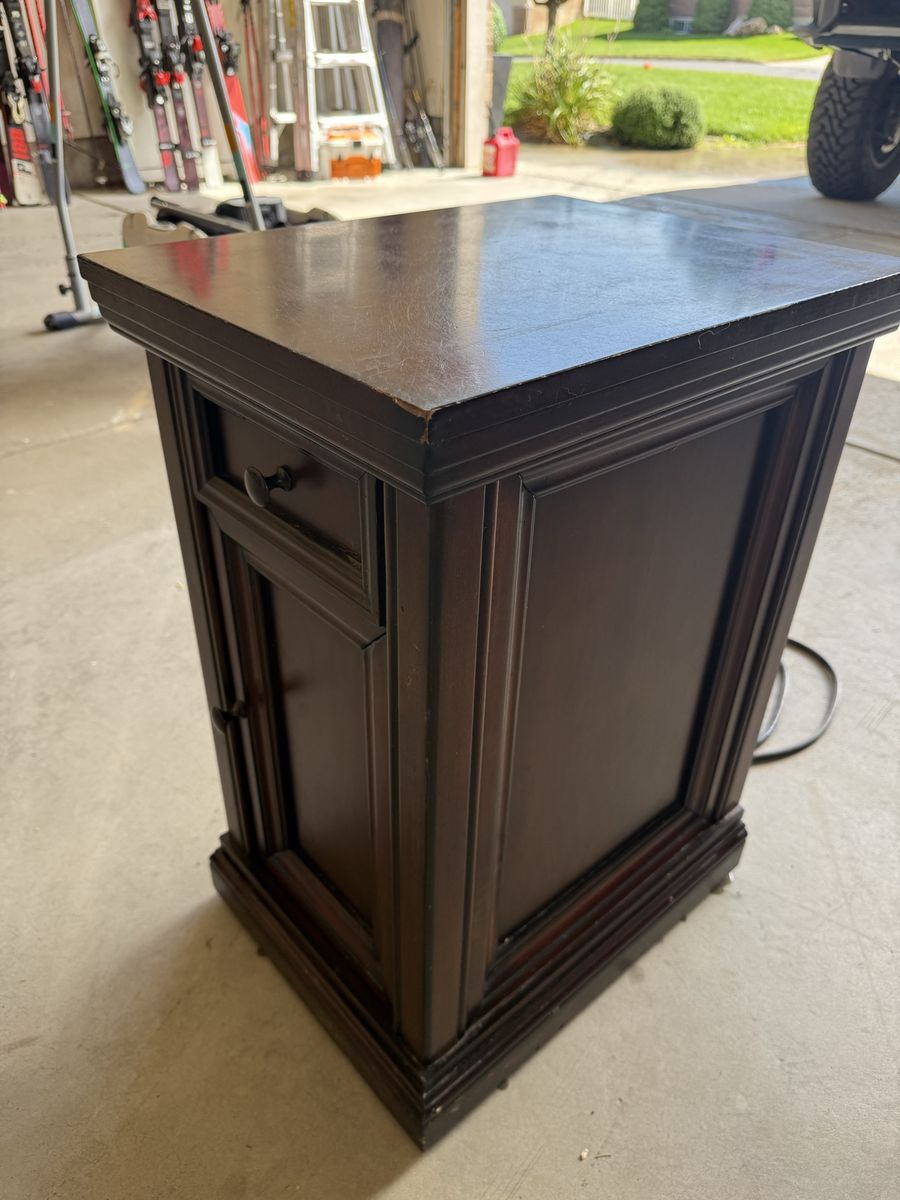 Dark Wood Nightstand with Single Drawer and Cabinet Storage AC/DC and USB