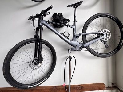 Scott Spark Mountain Bike - Small Excellent Condition
