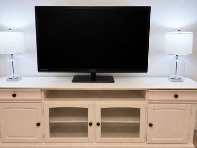 Entertainment Center, TV & 2 Lamps