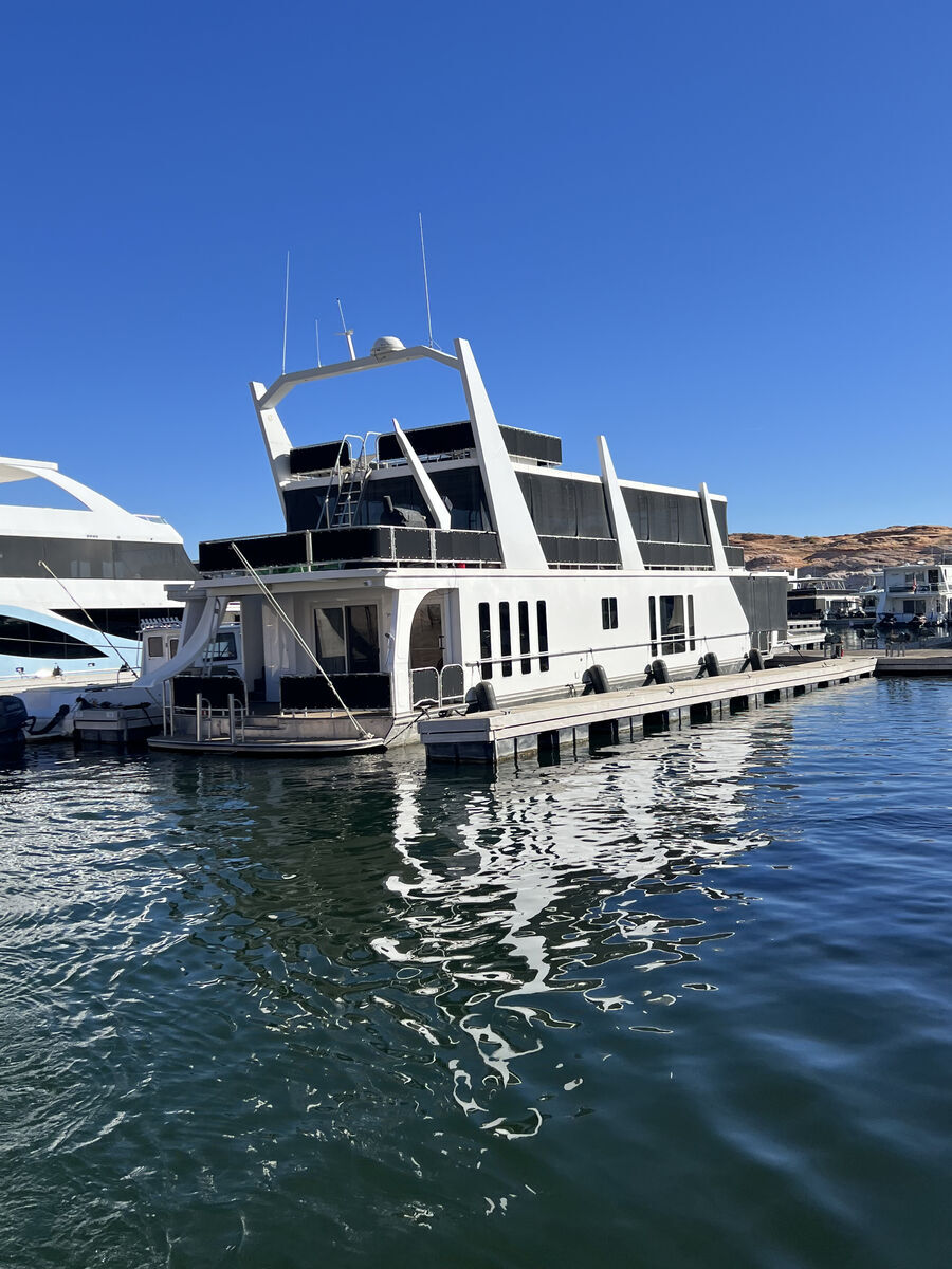Lake Powell Houseboat, 3rd week of August!