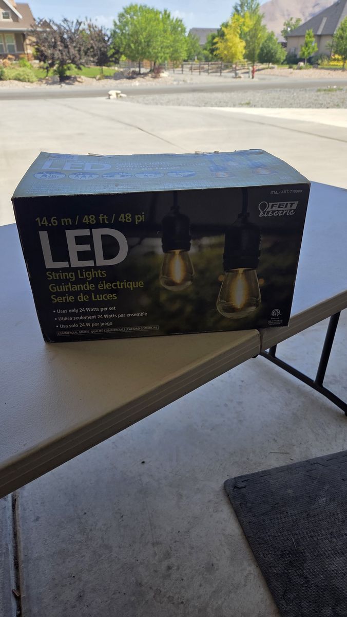 Outdoor string lights