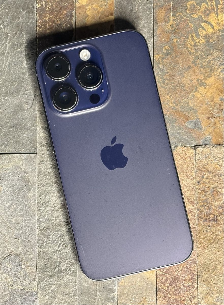 256 Gb iPhone 14 Pro Unlocked 90% Battery Health