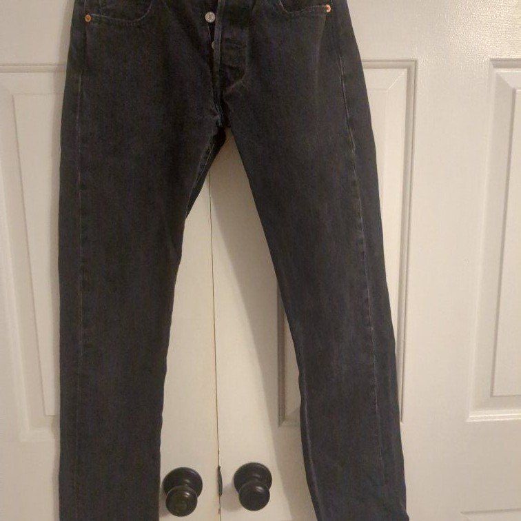 Vintage black women's Levi 501 Jeans 29x34