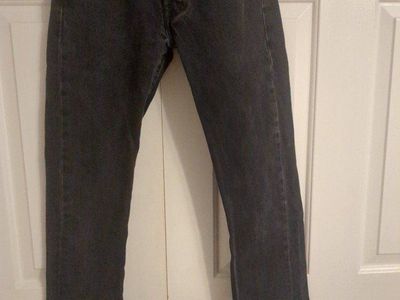 Vintage black women's Levi 501 Jeans 29x34