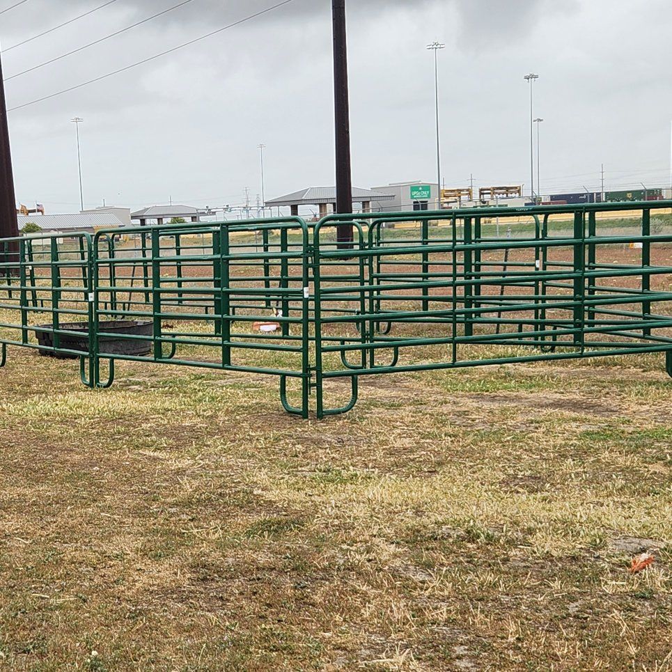 Tarter Round Pen/Livestock panels