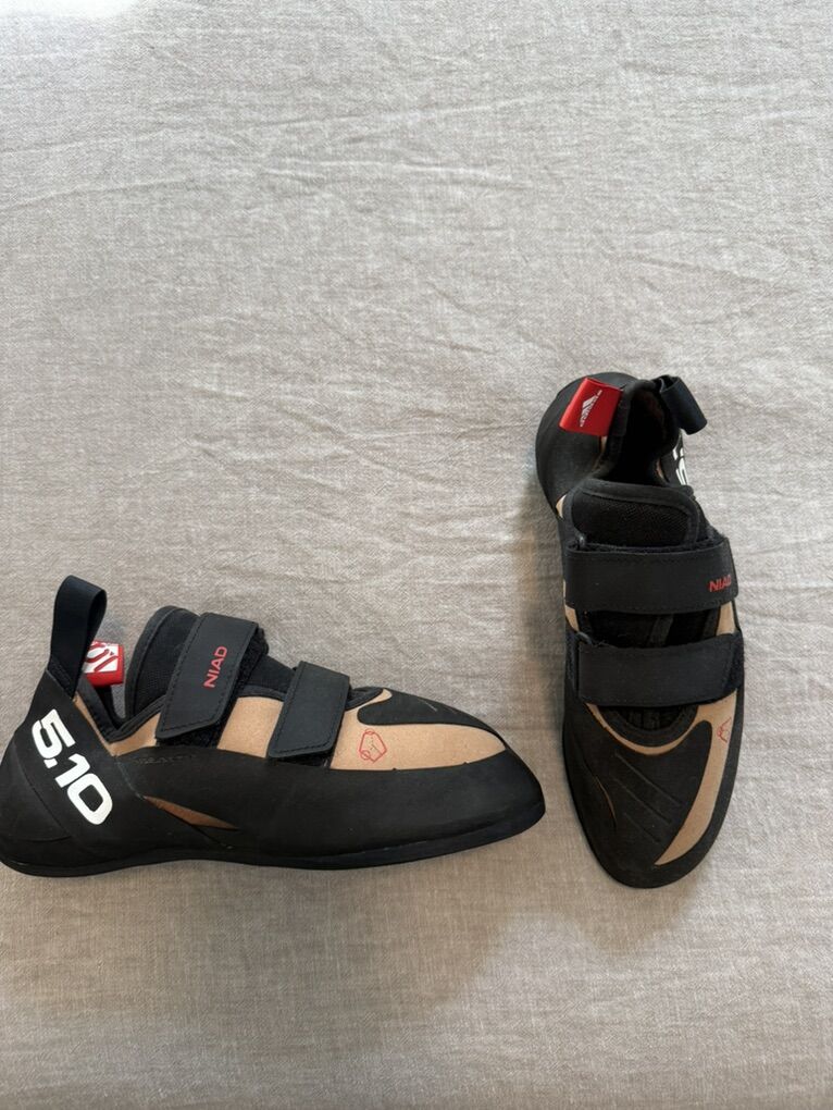Adidas 5.10 Niad Climbing shoes