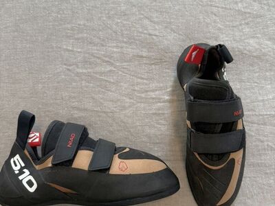 Adidas 5.10 Niad Climbing shoes