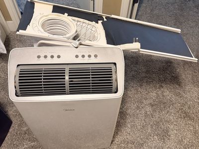 Midea 3-in-1 Portable Air Conditioner 10,000 BTU - Cool, Dehumidify, Fan - Excellent Condition
