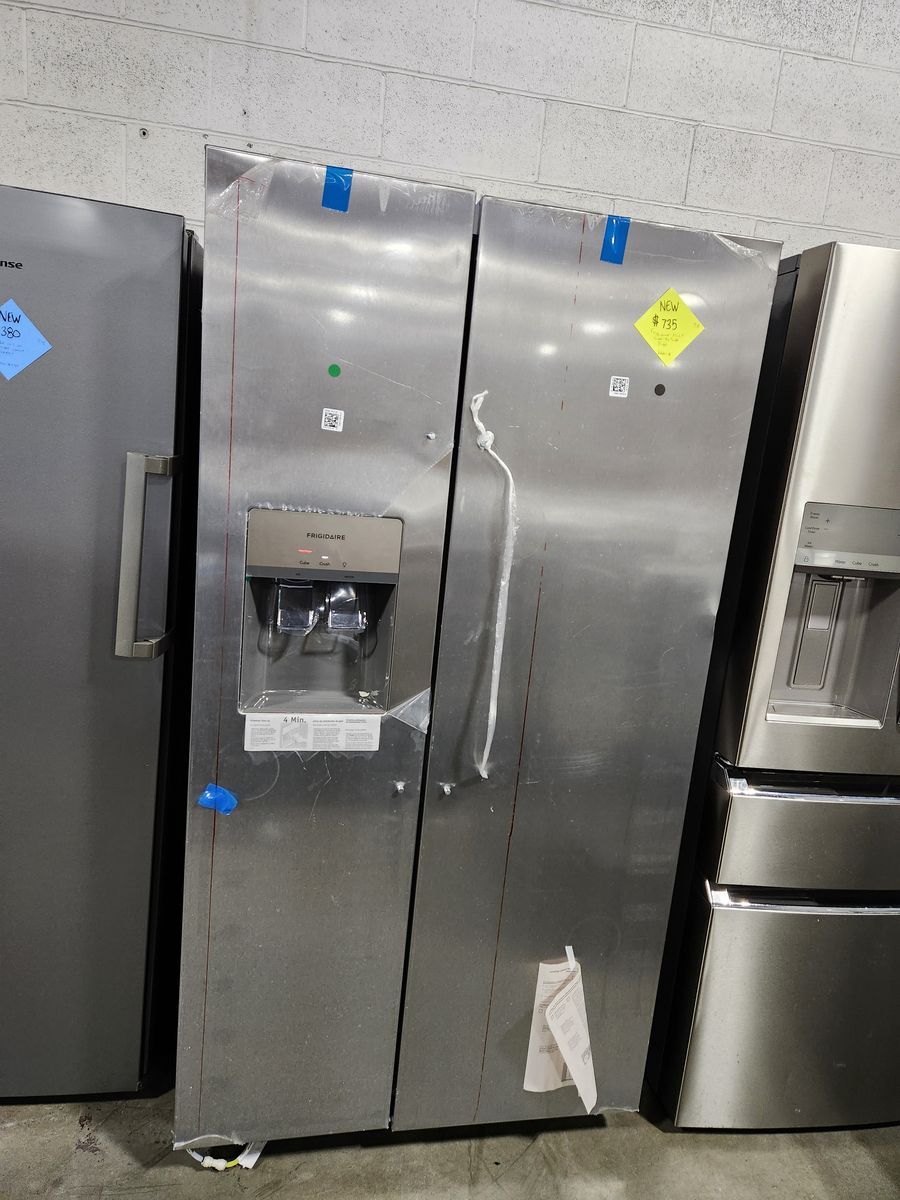 BEAUTIFUL BRAND NEW! FRIGIDAIRE STAINLESS STEEL SIDE BY SIDE FRIDGE