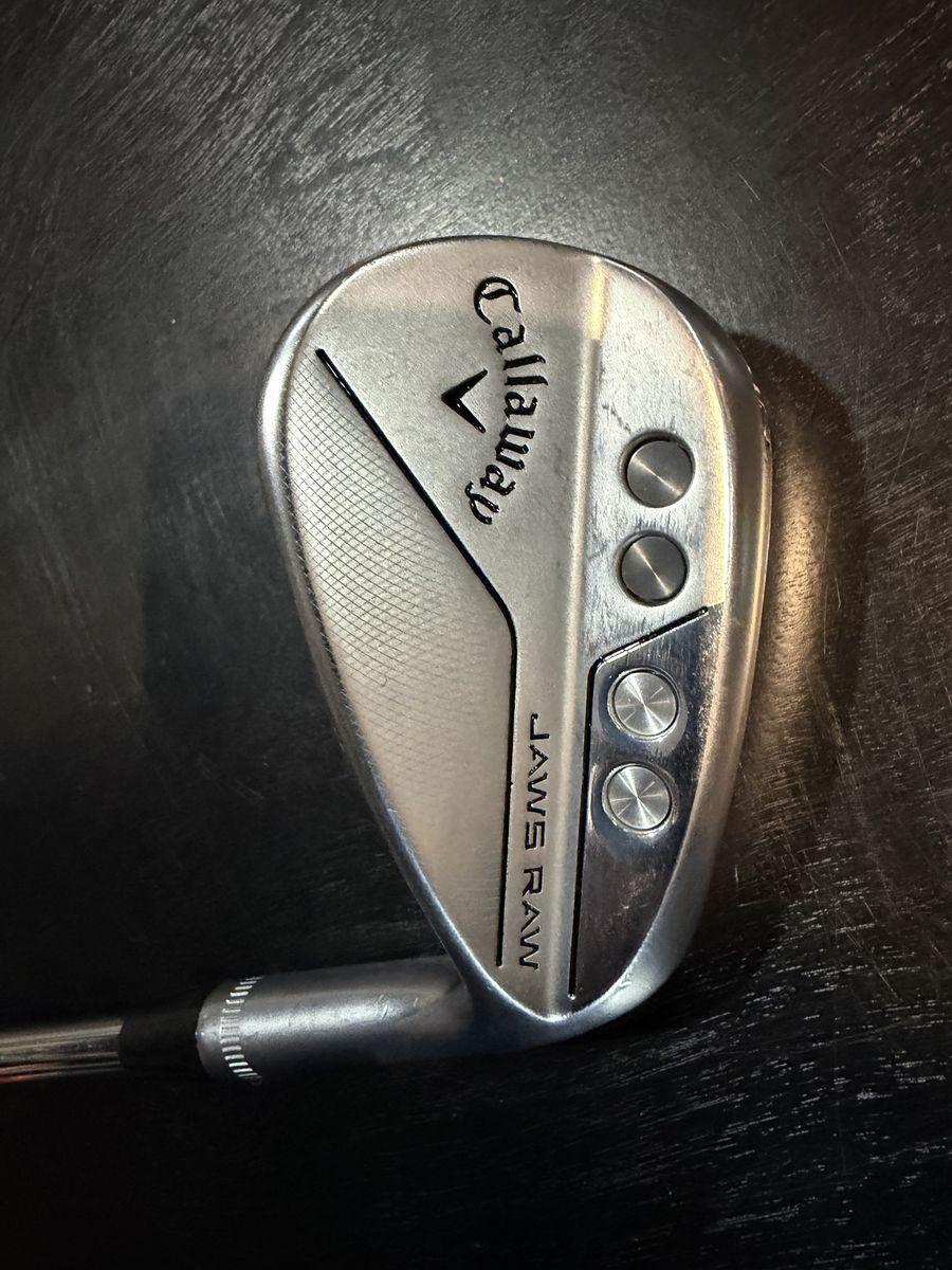 Callaway Jaws Raw 52 Degree 10S Bounce Golf Wedge RH Dynamic Gold 115 Spinner shaft and Lamkin UTX standard Callaway grip
