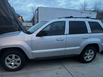 2010 JEEP GRAND CHEROKEE Laredo