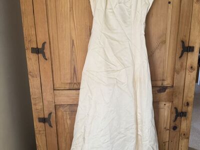 Stunning Pale Yellow formal Dress