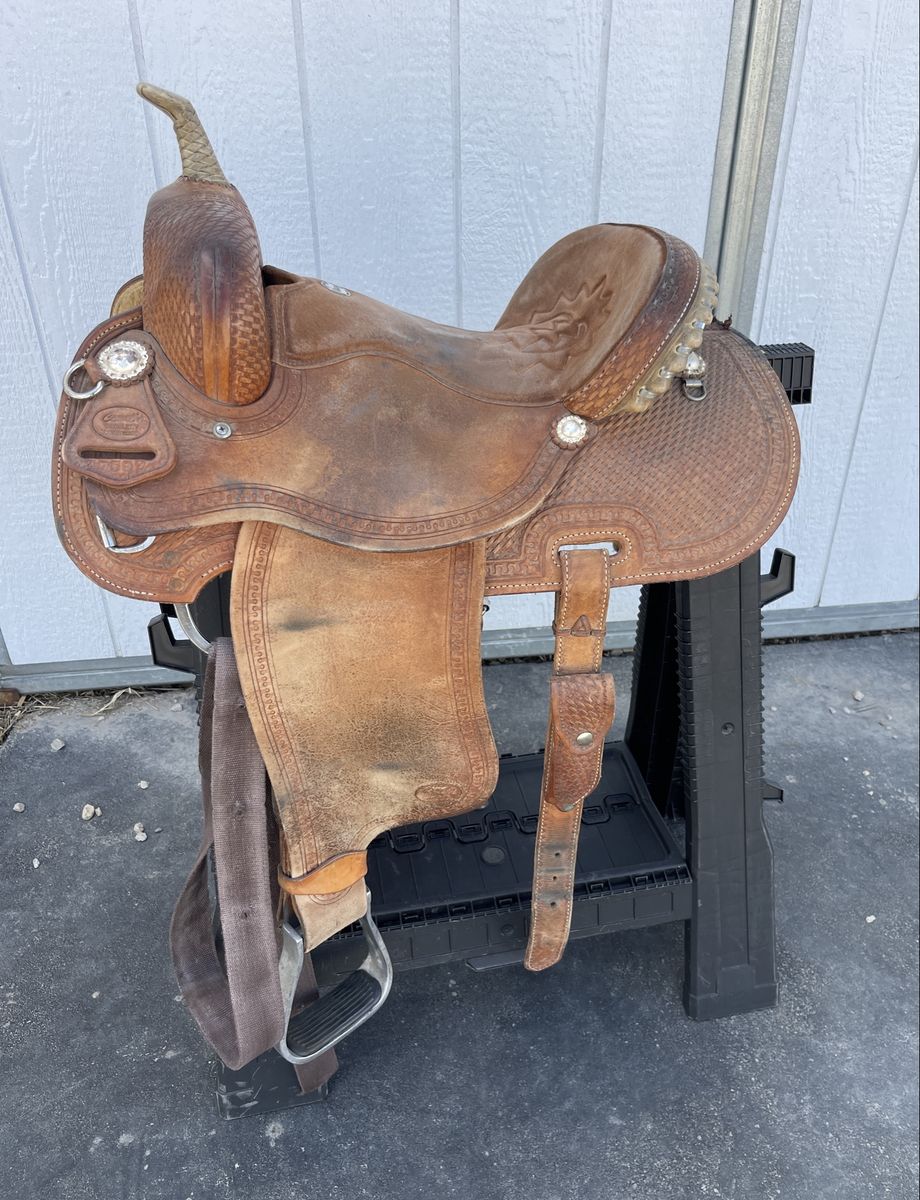 Courts Barrel Saddle