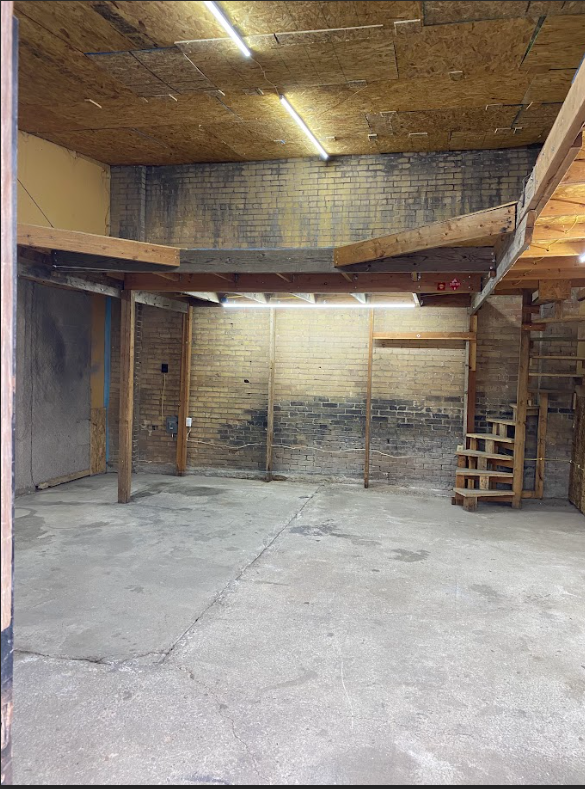 Main image 7