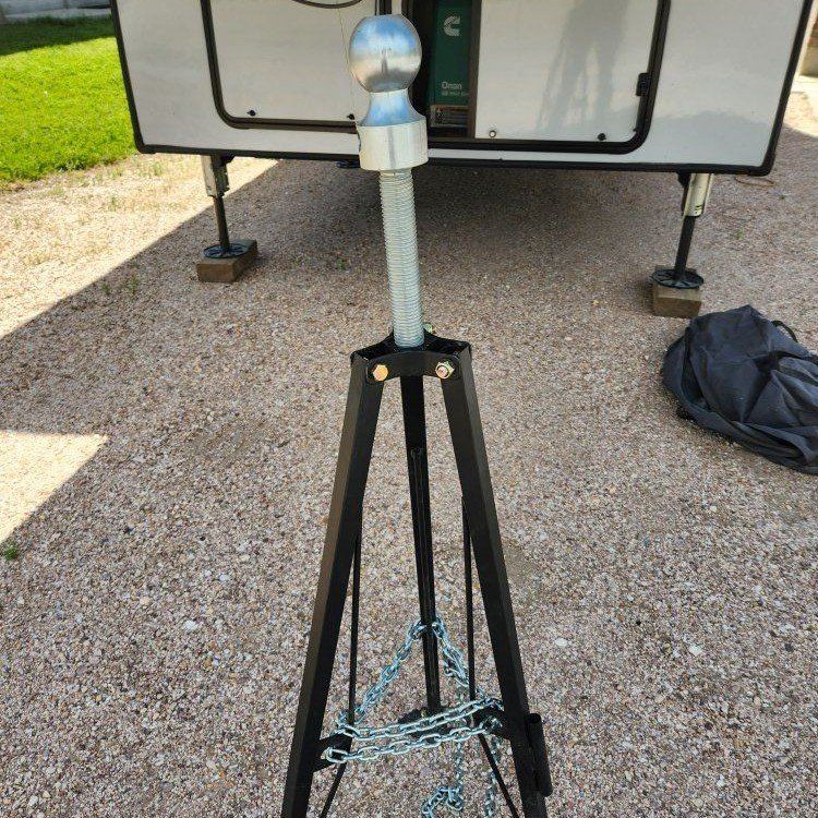 RV Fifth Wheel Gooseneck Stabilizer Jack Stand - Heavy Duty Tripod
