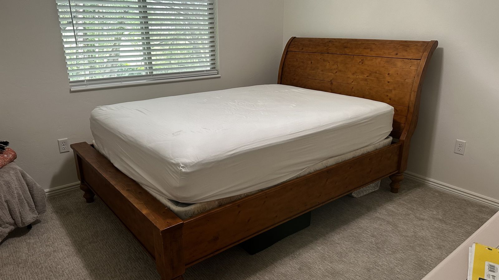 Main image 3