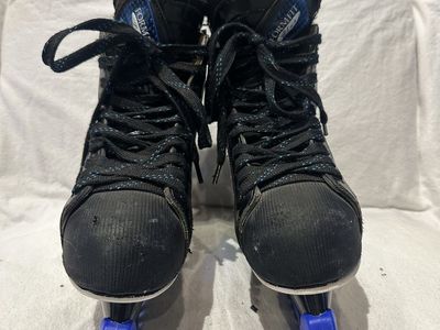 Bauer supreme composite 5000 9.5D hockey skates with Tuik plus blades