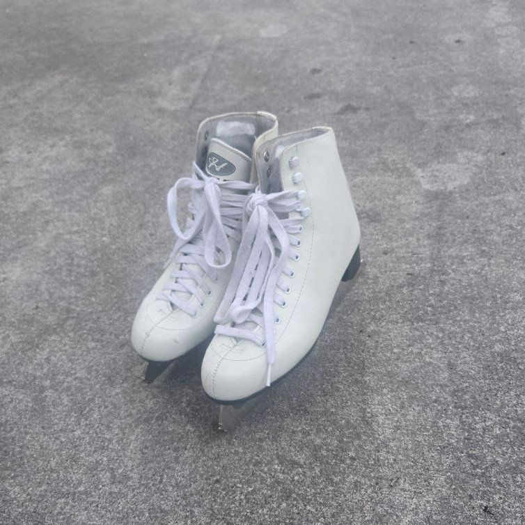 Women's Size 8 Hespeler White Figure Ice Skates