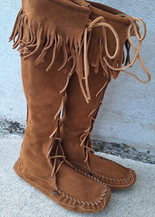 Womens Minnetonka Tall Boho Lace Up Boots Sz 11