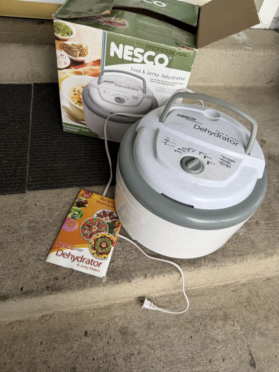 Nesco Professional Food & Jerky Dehydrator, Model FD-75PR, 600W, Adjustable Thermostat, White/Grey