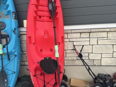 Perception Swifty 9.5 & Pelican Spitfire 9 Kayaks with Paddles - Red & Blue