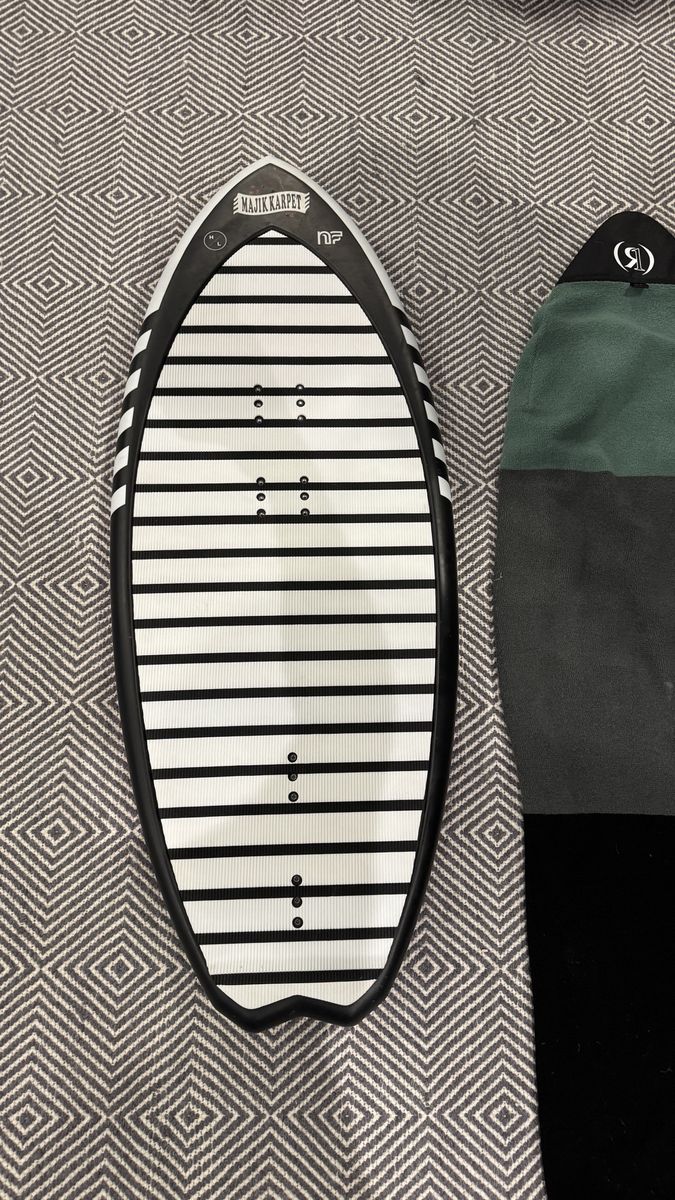 Hyperlight Majik Karpet Foil board. 4’4”. 2023