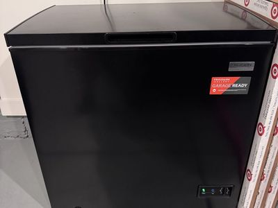 Frigidaire Garage Ready Chest Freezer Black, Excellent Condition