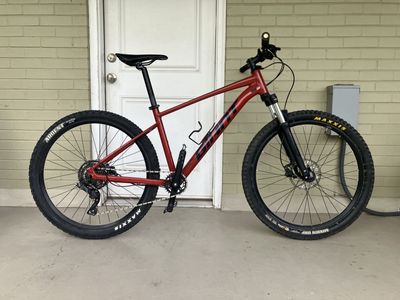 2021 Giant Talon 2 Medium