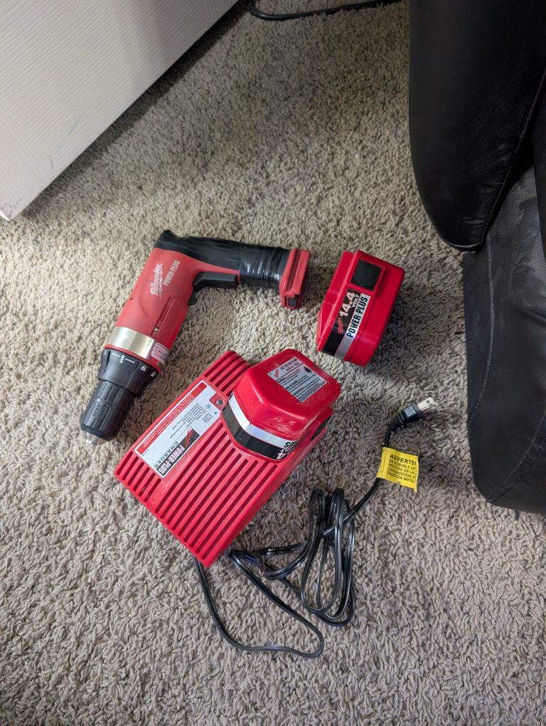 Milwaukee Power-Plus 14.4V Cordless Drill Driver Set with Charger and 2 Batteries