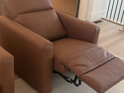 Flexsteel Broadway 34" Leather PowerClub Recliner