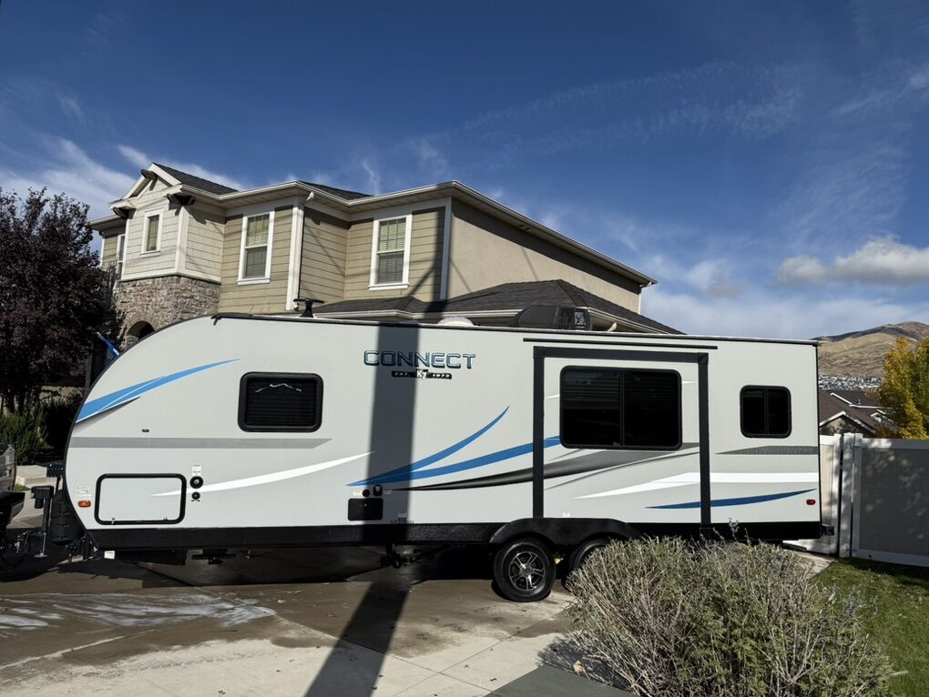 2020 KZ Connect 24RLK Bumper-pull camp tailer