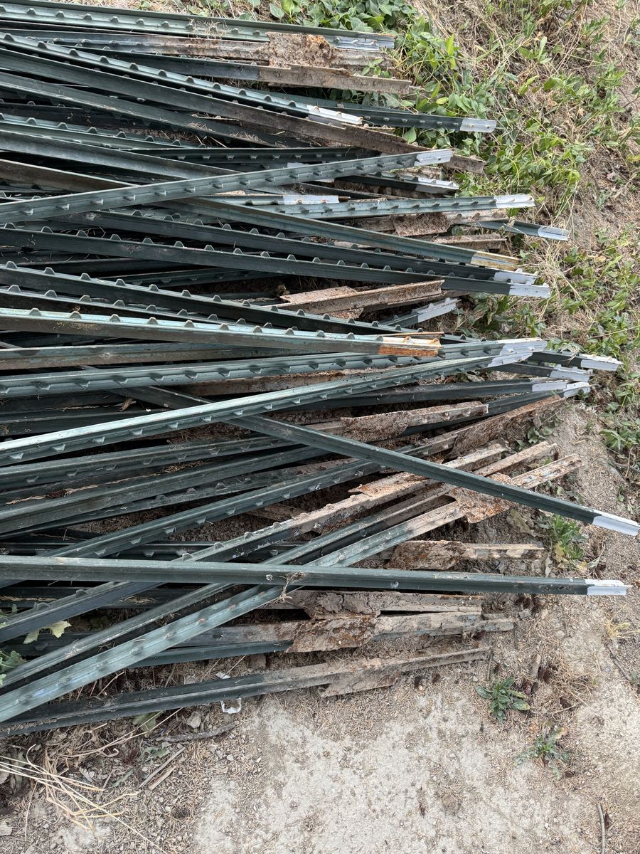 Used T-Post Metal Fence Posts - Mixed Lot for Fencing & Yard Projects