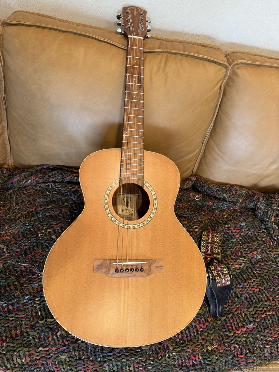 Teton Guitars 3/4 size Guitar