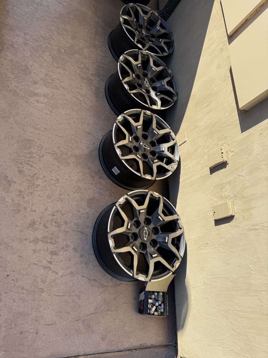 2025 Chevrolet Colorado ZR2 OEM set of 4 Wheels.