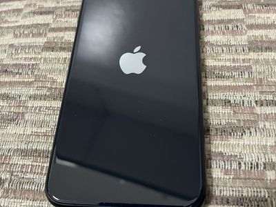 Apple iPhone SE Gen 3 unlocked 64gb