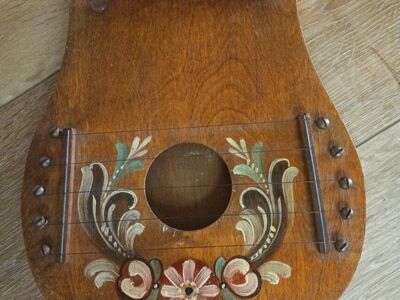 HAND PAINTED WOOD DOOR HARP