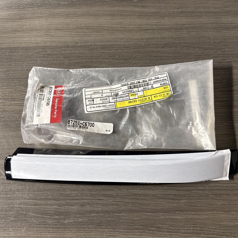 OEM Kia Sorento Roof Bar Rail Cover 2016