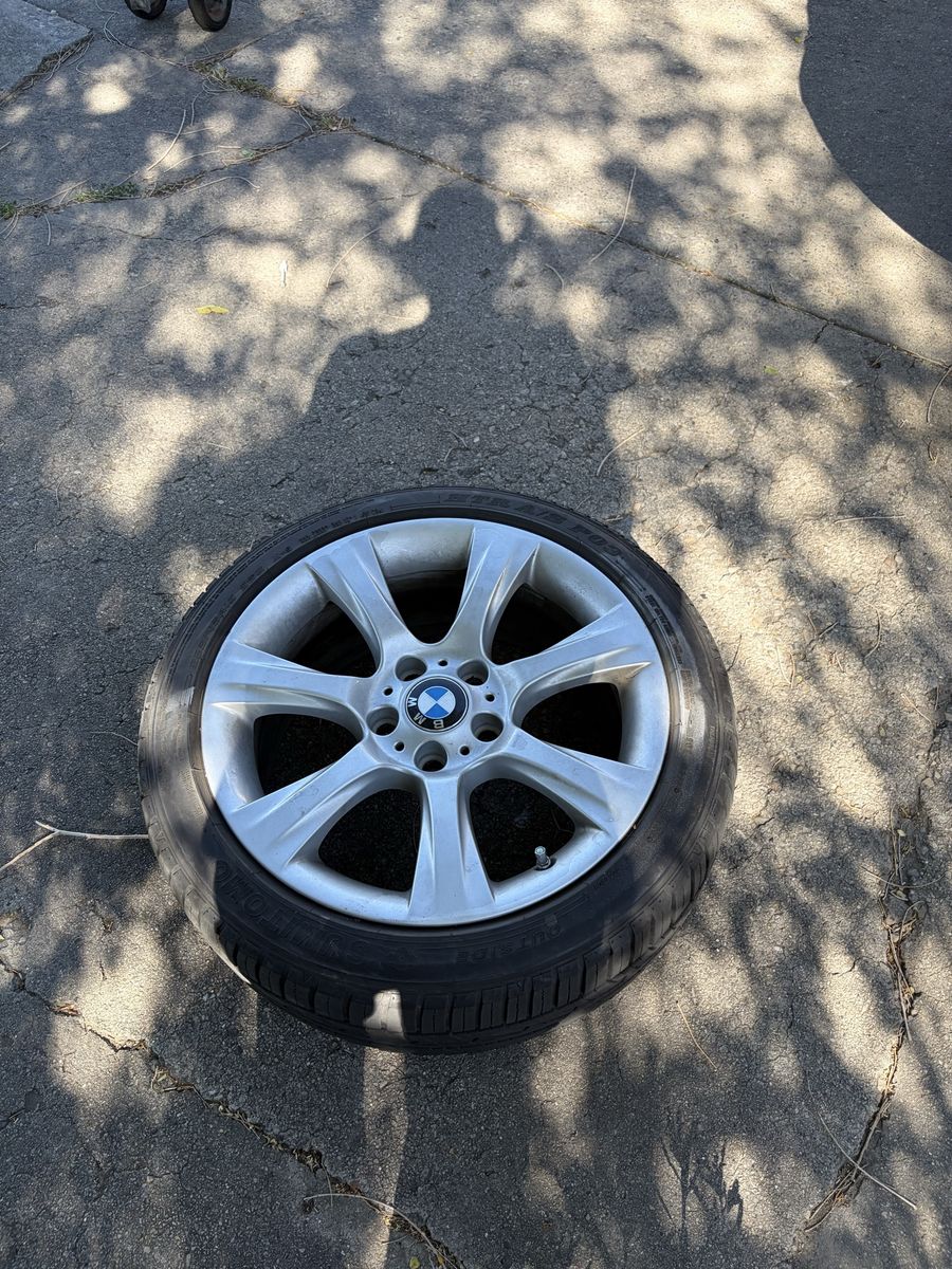 OEM BMW Silver Alloy Wheel with Sumitomo Tire