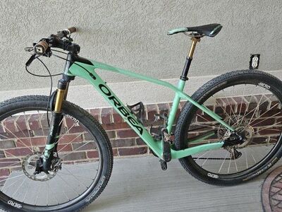 2022 Orbea Alma Medium Race w/Powermeter