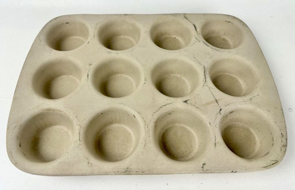 Pampered Chef 12 Muffin/Cupcake Stoneware Pan