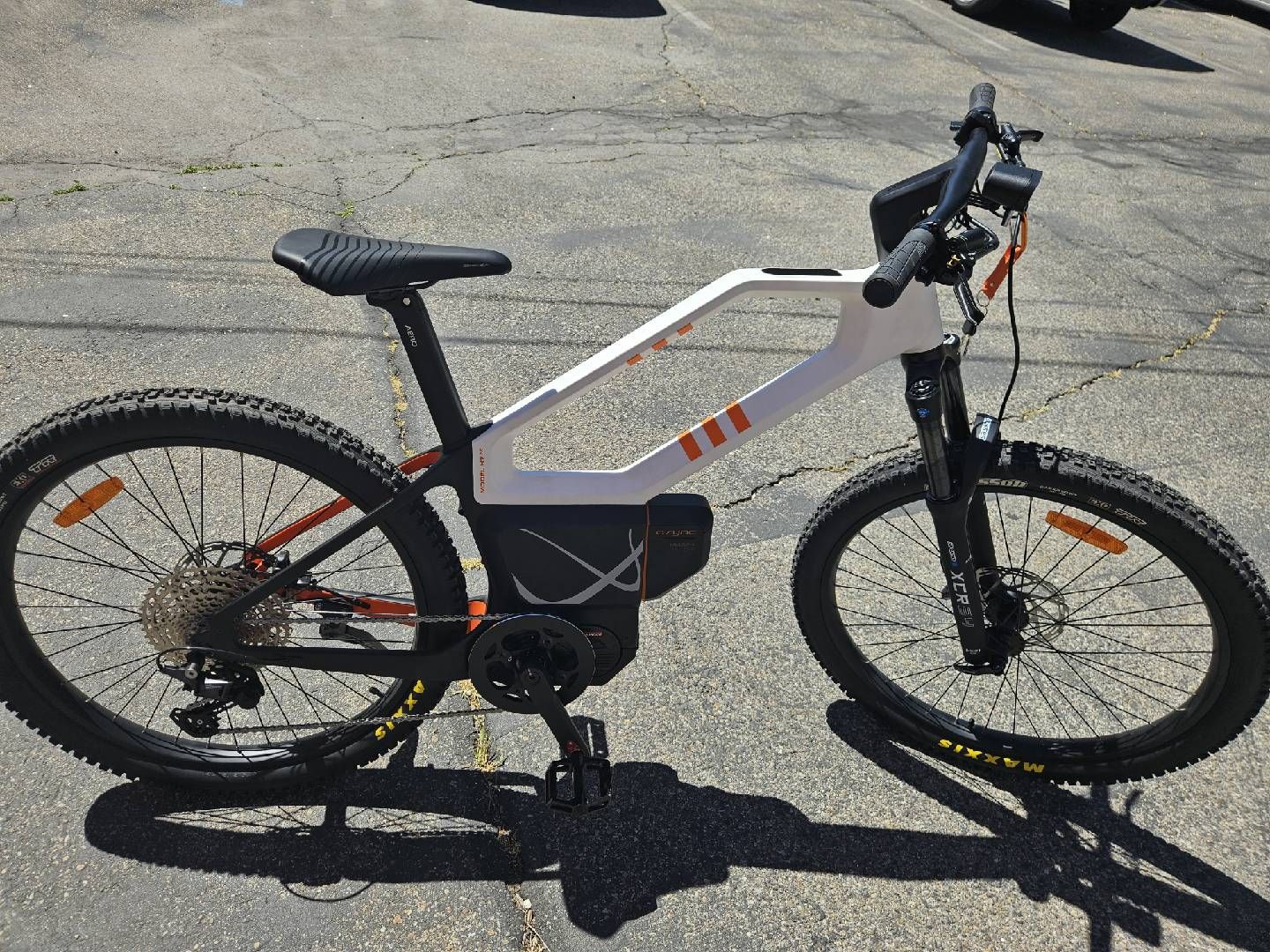 Async "H7" E-Bike, Mid-Drive, White