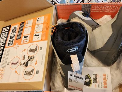 Snowboard Boots Women's 9