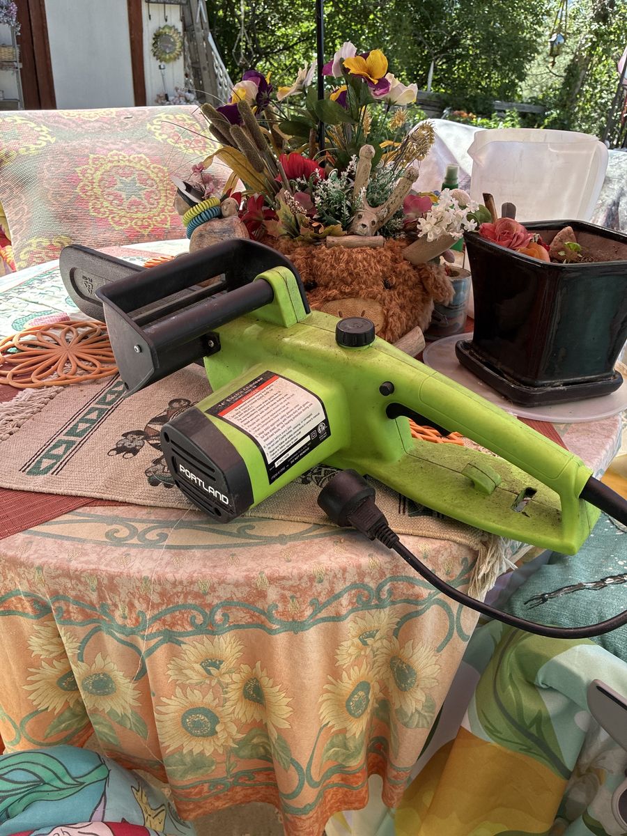 14” PORTLAND ELECTRIC CHAINSAW 120 VAC $20.