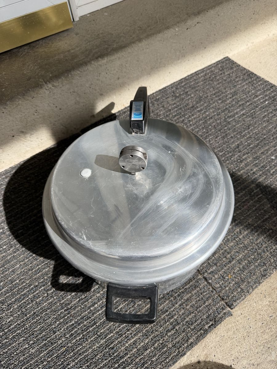 Mirro Pressure Cooker / Canner - Aluminum