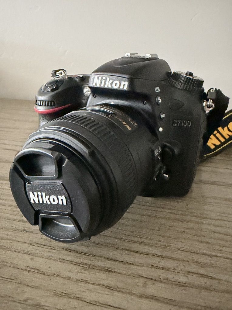 Nikon D7100 DSLR